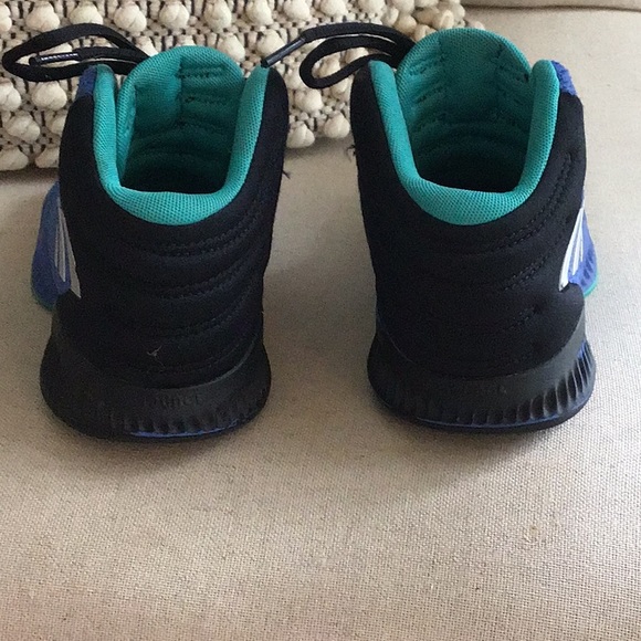 Adidas kids tennis shoes - Picture 3 of 4